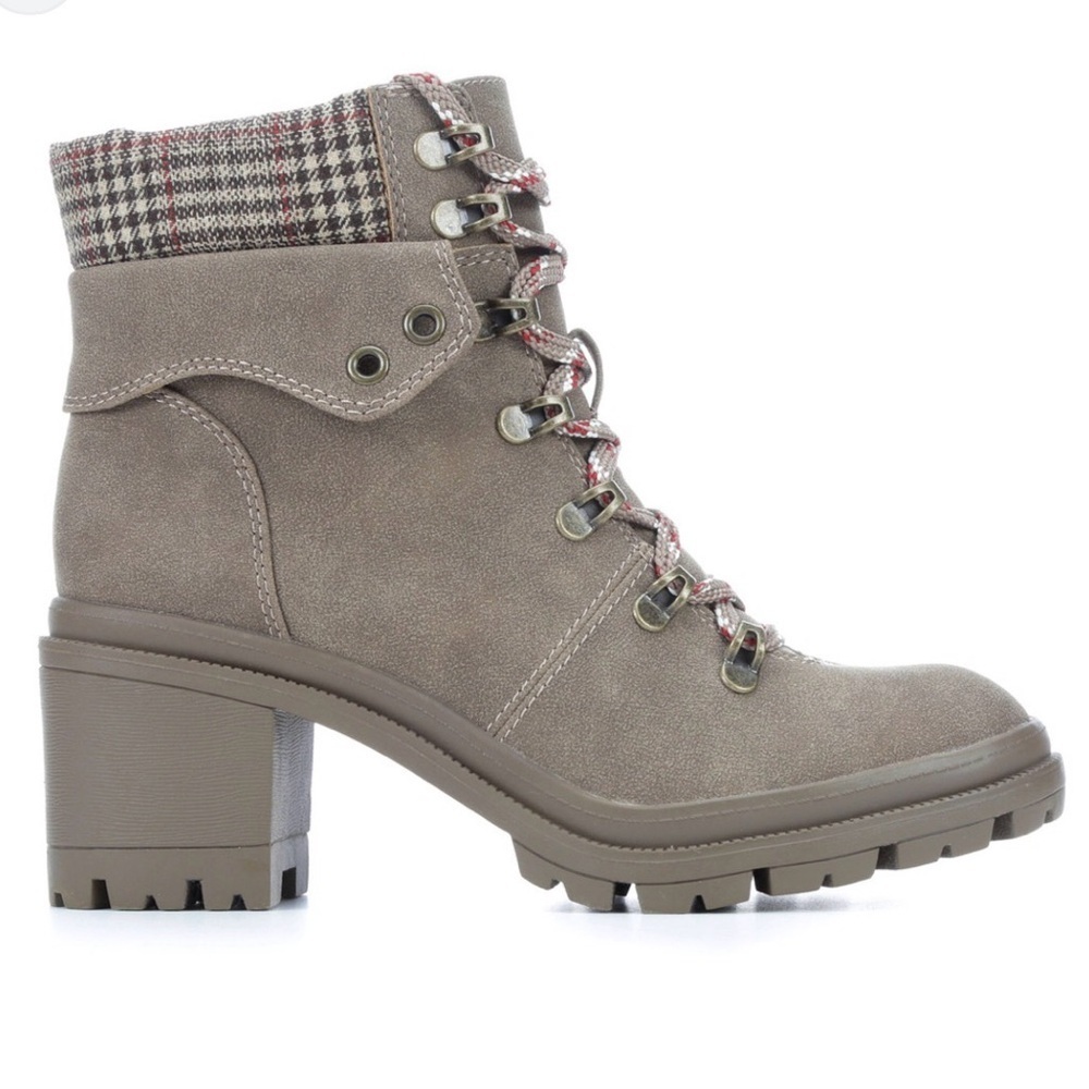 NWOT Jellypop Chunky Lace Up Ankle Combat Boot Flannel Holiday Winter Size 9 - Picture 2 of 9